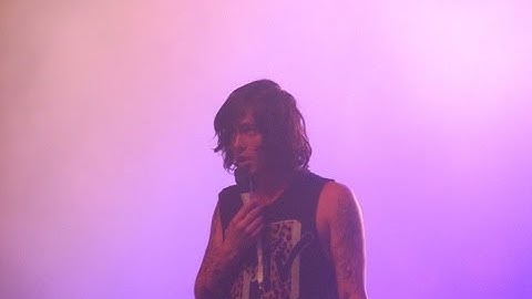 Sleeping With Sirens - Congratulations (Feat. Matty Mullins) [Live]
