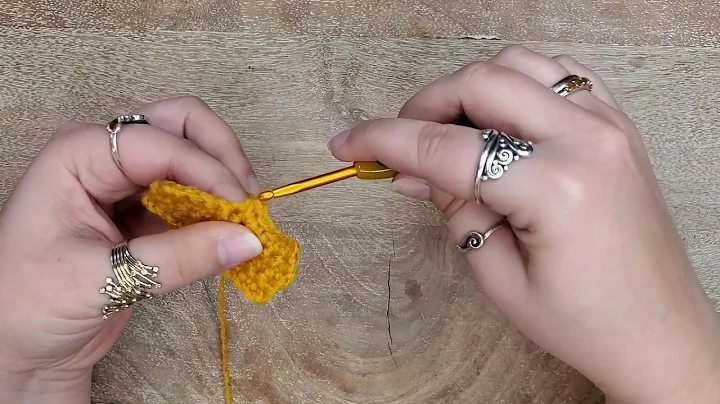 How to: 2 Dec in 3 SC in Crafty Intentions Patterns