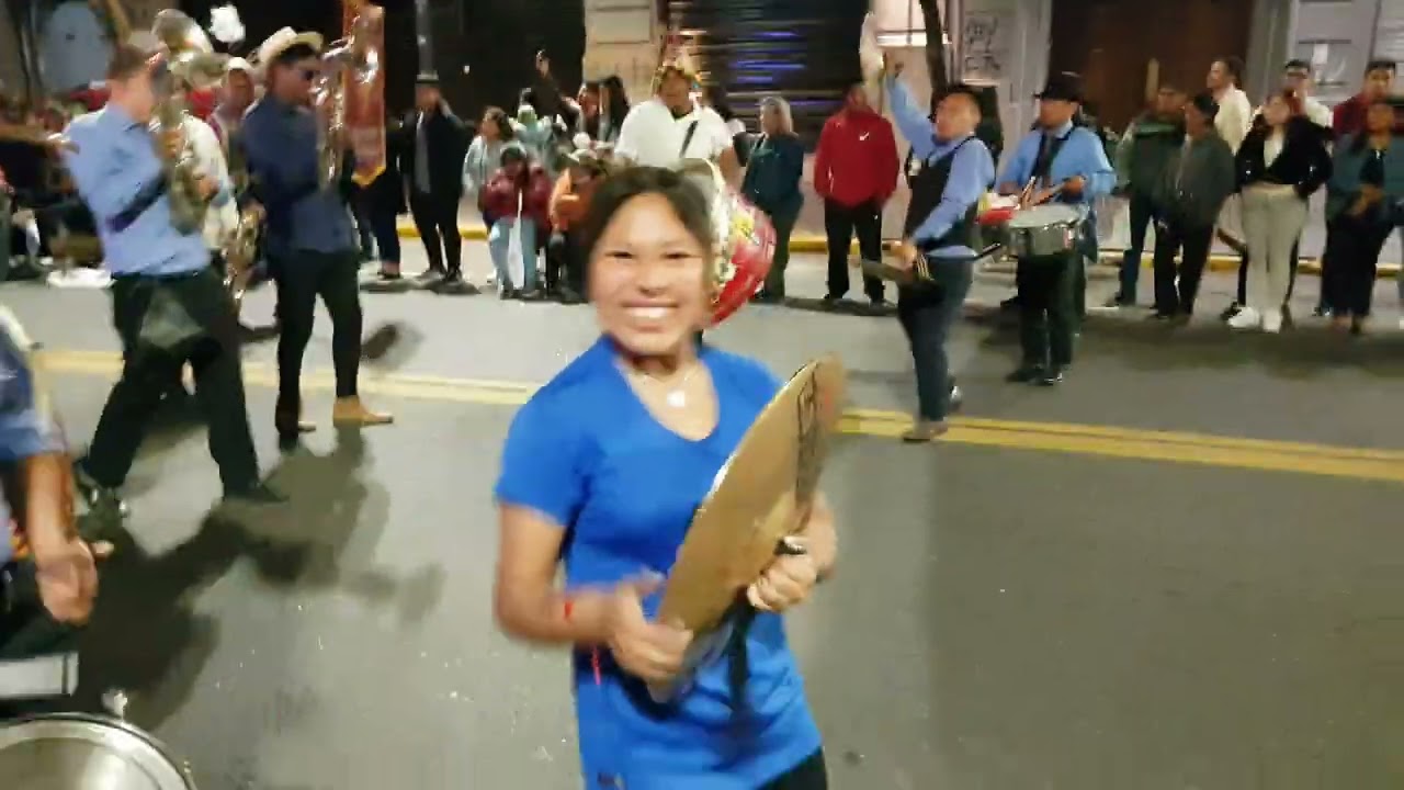 Buenos Aires celebra #bolivia en avenida de mayo #argentina #porelmundo tinku cullahuada morenada