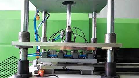 8 cavities in one cycle time, degating device set outside the mold