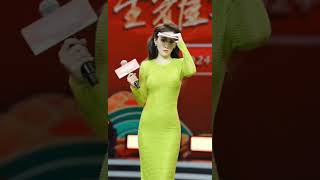 马卉直播时展示照片开车被下架