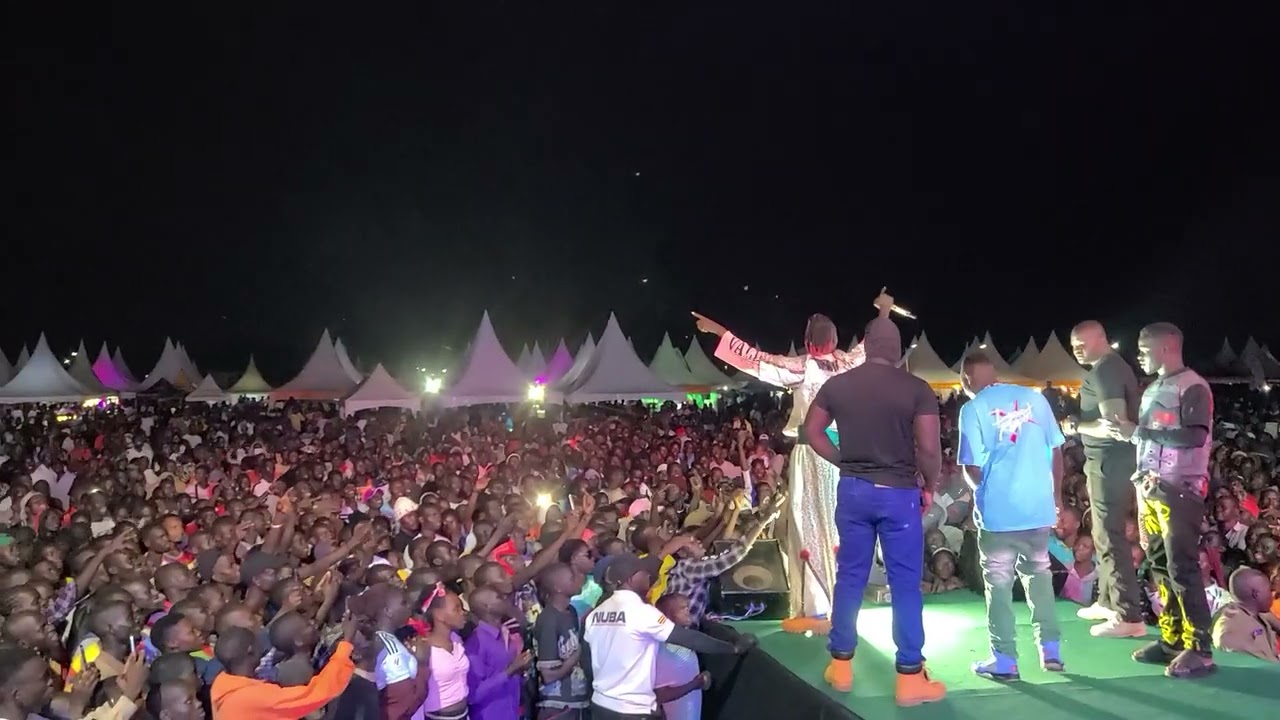 KASID PUMA PULL A MASSIVE CROWN @OKOTBERFEST GULU CITY 🔥