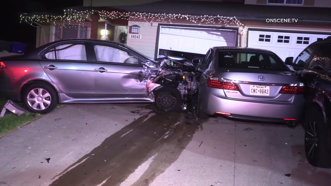 DUI Driver Slams Into Parked Vehicles & House | San Diego - YouTube