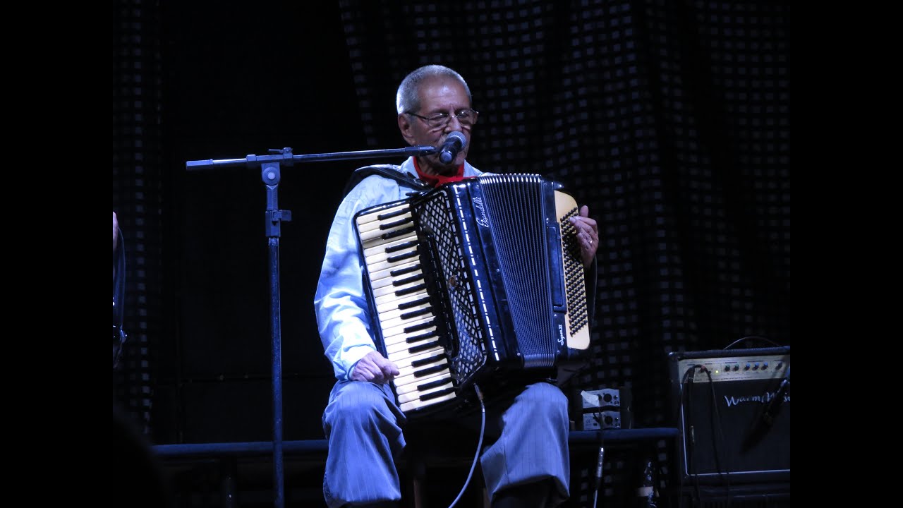 Mestre Albino Manique tocando a Madrugada - show em Canoinhas/SC - 2018