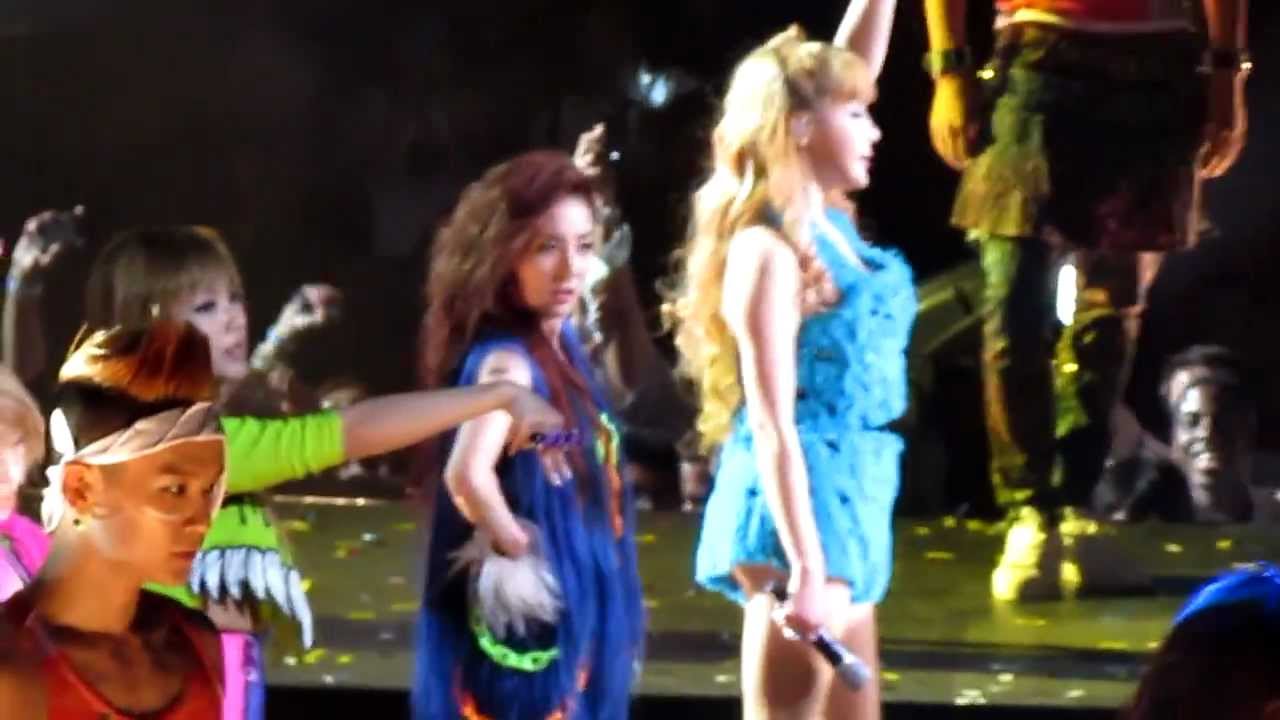 Can't Nobody (English Version) - 2NE1 New Evolution Tour NJ 120817