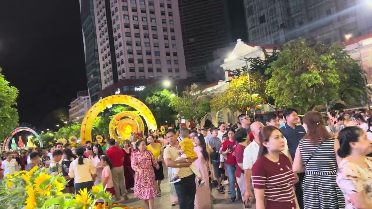 Phố đi bộ nguyễn huệ Q1