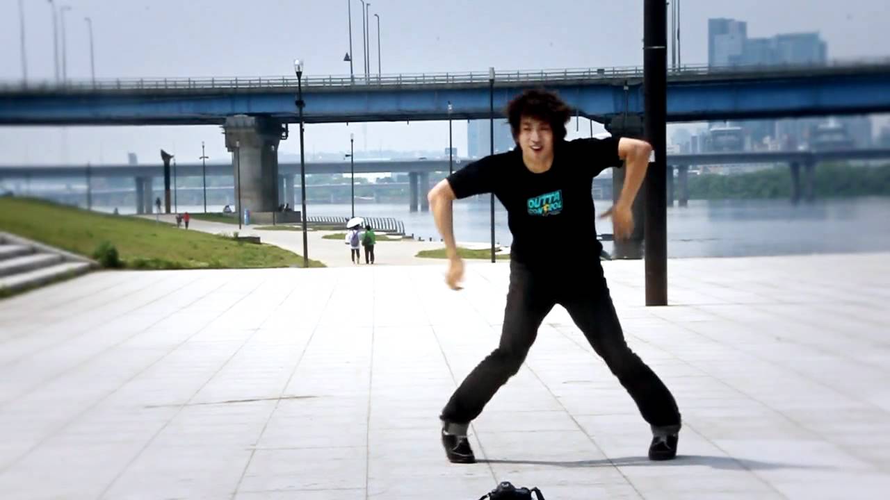 Mr. Split solo freestyle