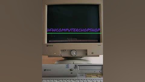 Booting up the old Gateway E-3400 computer with 733 MHz Pentium 3 & ATI Rage into Windows 2000 NICE!