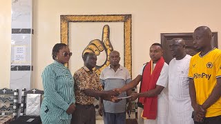 Seidu Rafiwu Receives priceless gifts from Hansua chief after Guiness World Records Walk-a-thon