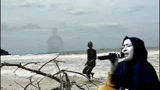 #StatusWA Seharusnya Aku, Bukan Dia