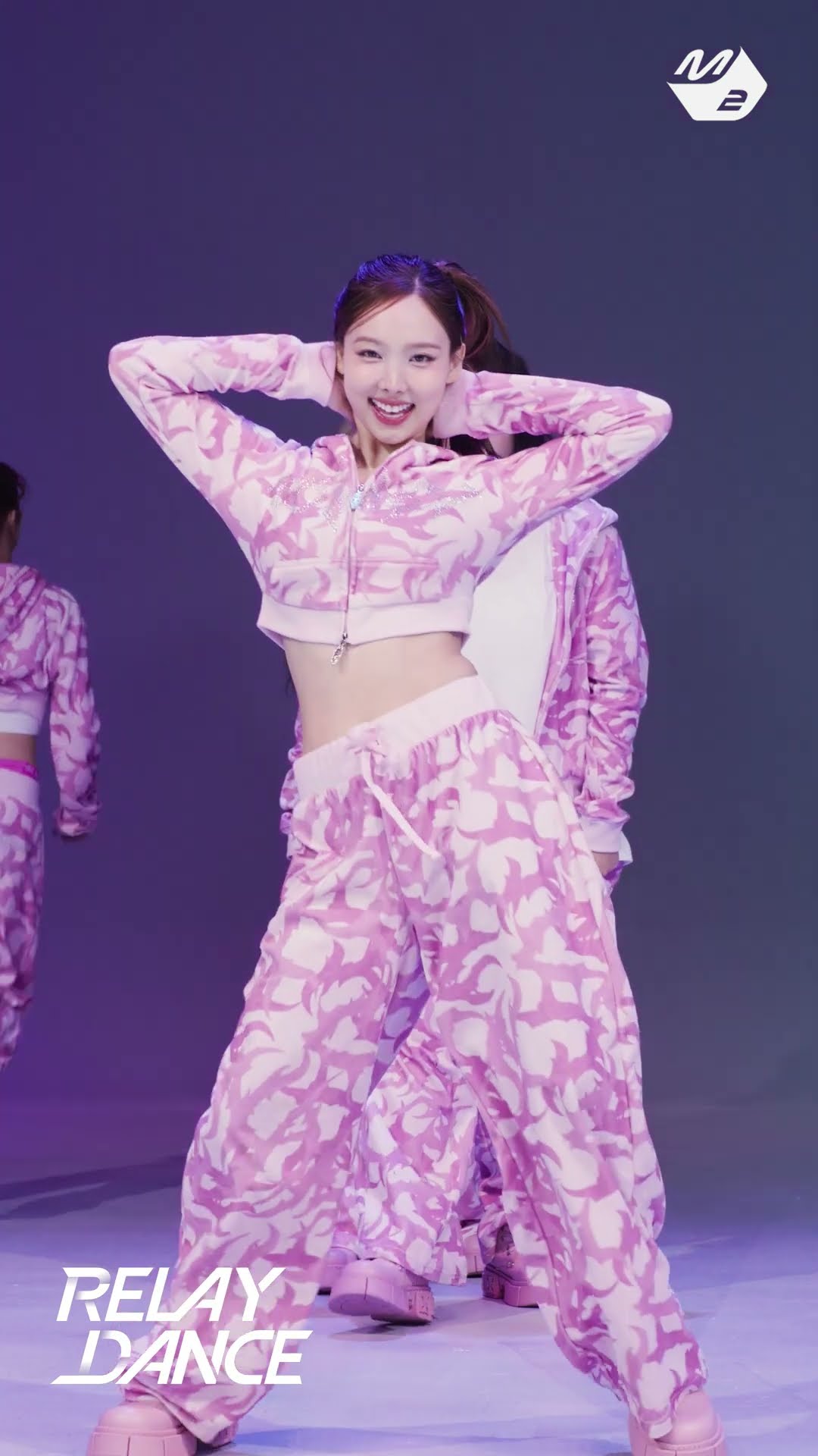 어제 데뷔한 것 같은 나연 비주얼 | 릴레이댄스
