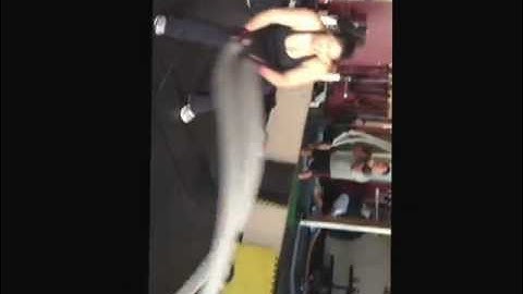 Circuit training: kettlebells, battling rope and cardio