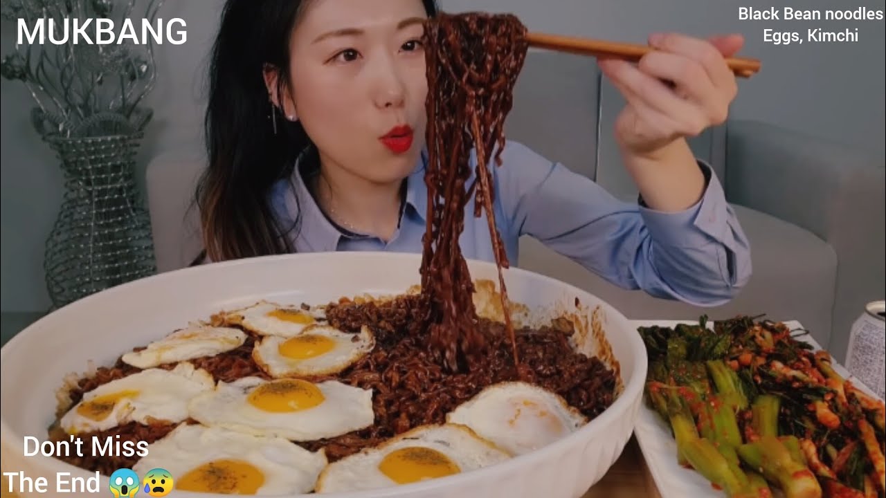 Black Bean Noodles 🍜🍳 + Kimchi Crunch 🥬🔥 Mukbang Time! 😋