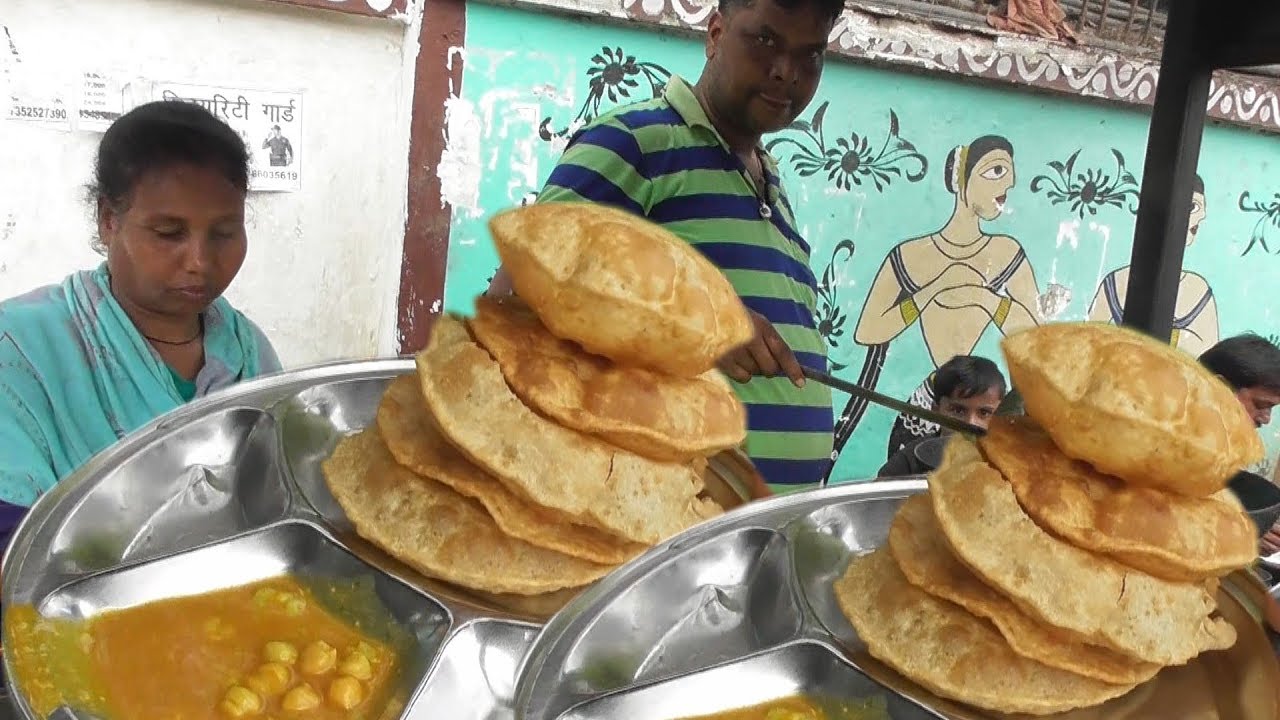 Amazing Hard Working Punjabi Couple Selling Breakfast - 5 Puri @ 20 rs Only | Indian Food Loves You