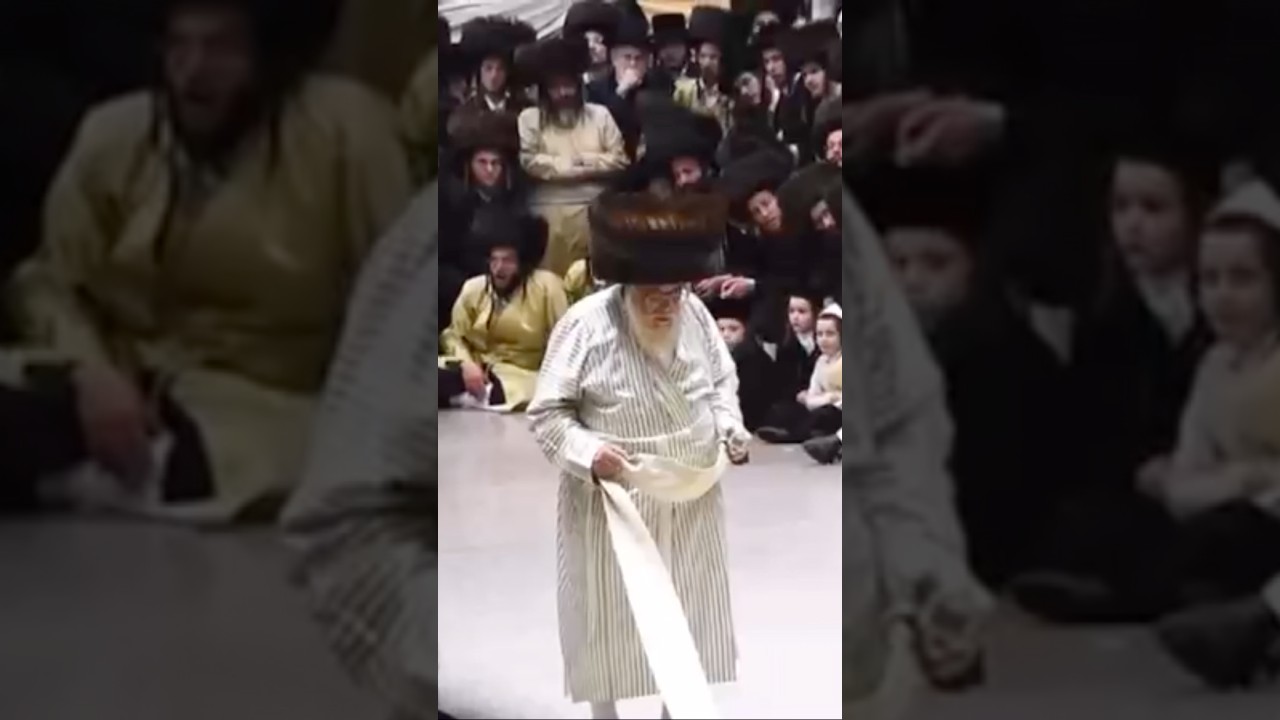 האדמו״ר מתולדות אהרון בריקוד המצוה טאנץ בחתונת נכדו