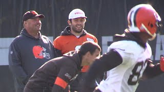 Baker Mayfield sits out practice with injured hip