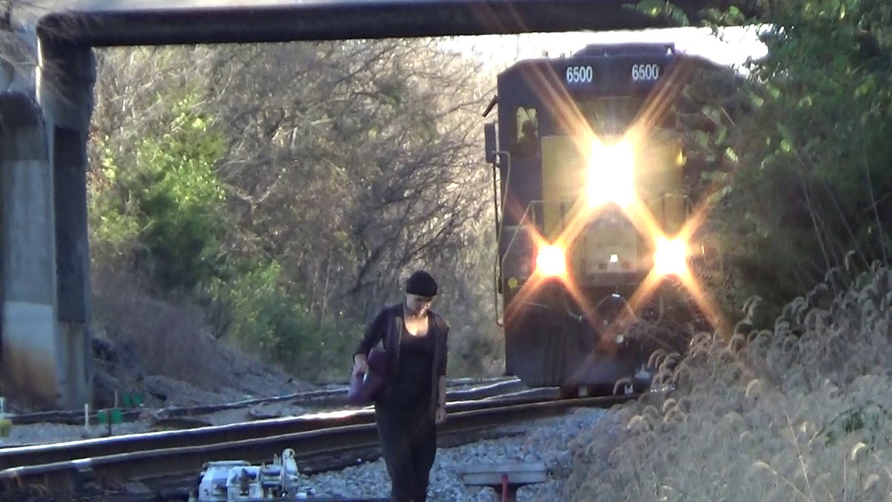 Quick! CSX GP40-3 6500 & SD40-3 4323 Run Light as M771-18 on 11/18/20