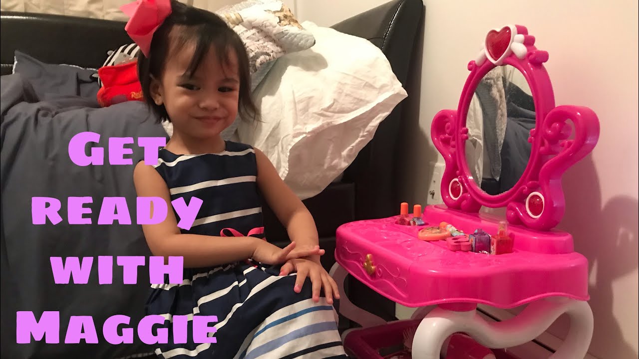 Makeup Vanity Piano table Disney kids Makeup  Get ready with MAGGIE 
