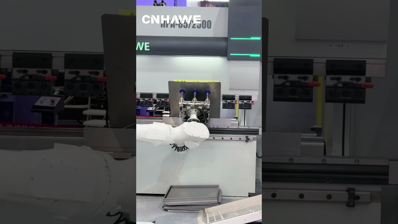 CNHAWE CNC BENDING MACHINE 65T/2500 WITH ROBOT ARM SHEET METAL BENDING OPERATION