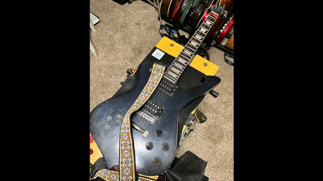 Leo Jaymz Iceman Guitar Build - YouTube