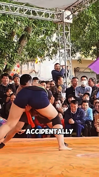 Female Wrestler Challenges a Man😳💪 #shorts #viral #fitness #wrestling