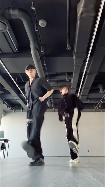 Motor on our legs💥💥💥 #XIAOJUN #YANGYANG