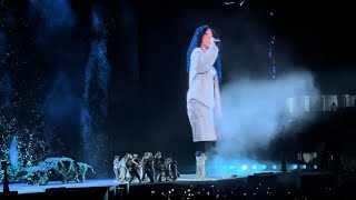 SZA Performs “Broken Clocks” LIVE at Grand National Tour Chicago!