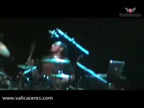 Video Vali Cáceres abriendo a Joe Satriani Pt. 3 - youtube