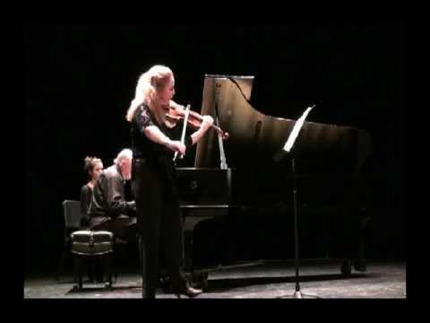 Stephanie Chase plays Schumann's Sonata No. 1, Opus 105 - Allegretto