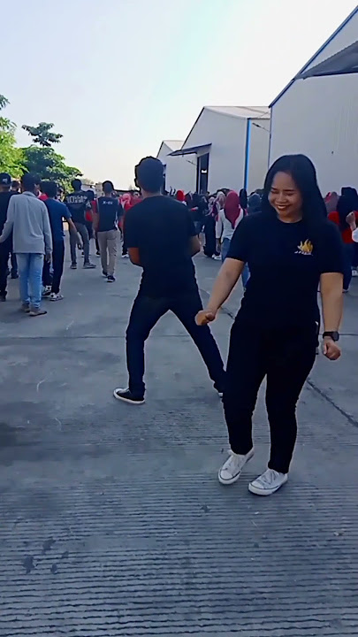 Senam sehat karyawan #shorts #shortvideo #senam #senamaerobik #senambersama #karyawan #funny