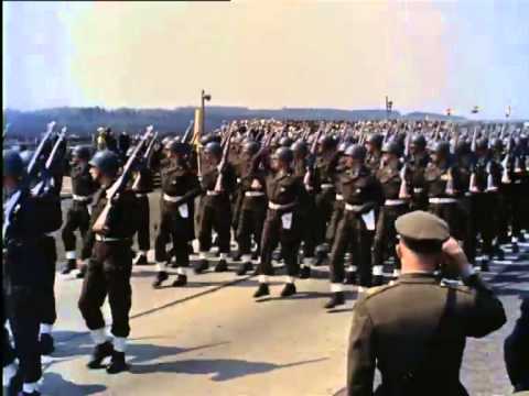 Video: Een Rijk Van Verlichting, Geen Militaire Parade