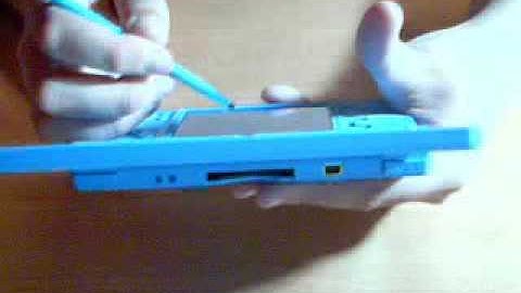 DSi UnBoxing Part 1