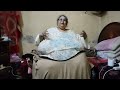 وزنها 350 كيلو وجوزها اتخلى عنها منى نفسى أستحمى واعيش طبيعي 