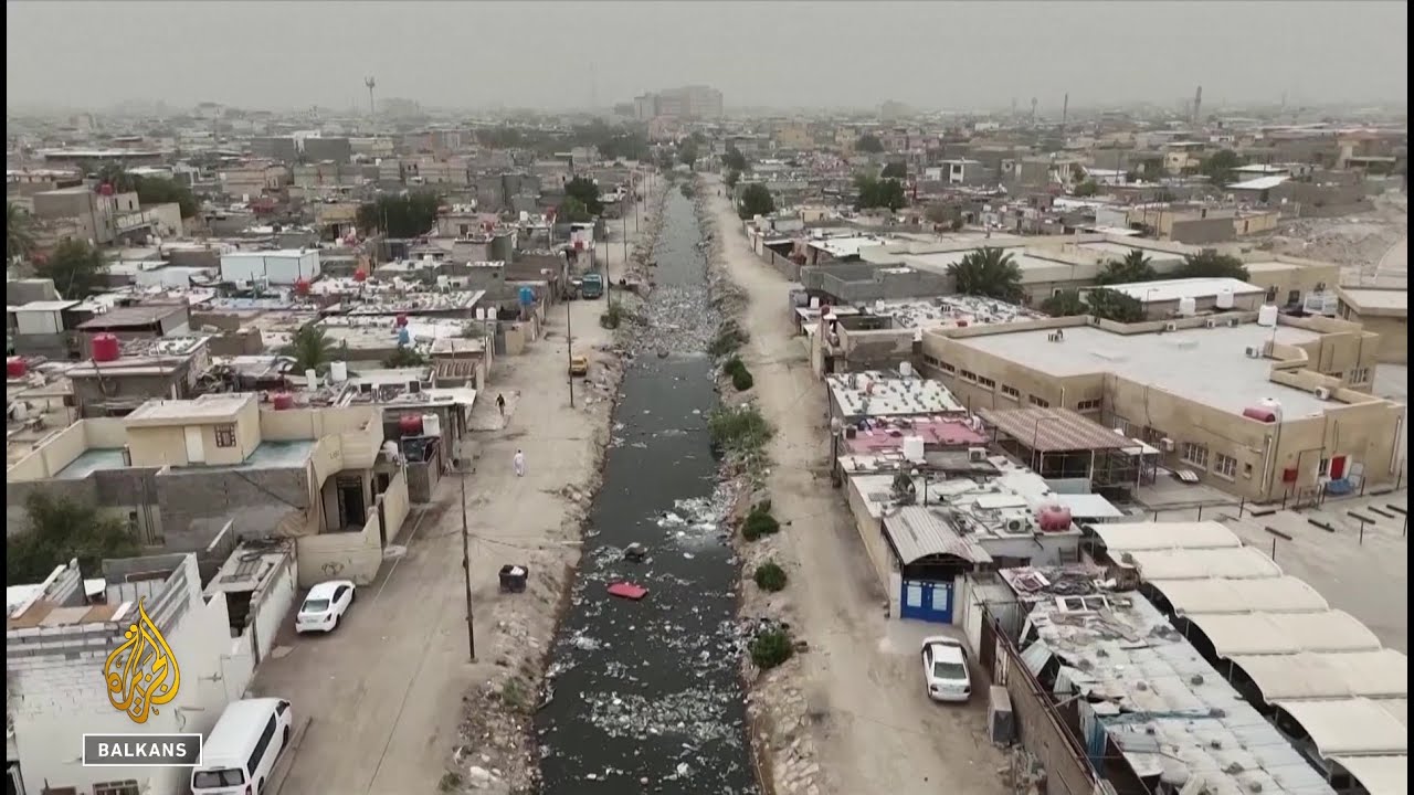 أنهار مدينة البصرة مسدودة بالقمامة