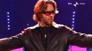 Russell Crowe (ospite a Sanremo 2001) - Things Have Got To Change