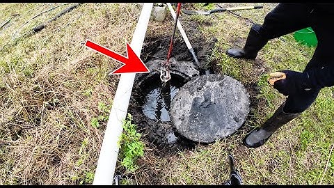 Fixing a Septic System Backing Up by Cleaning the Filter | DIY effluent filter cleaning