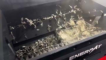 Enerpat MSA-F3000 single shaft shredder for shredding IBC container