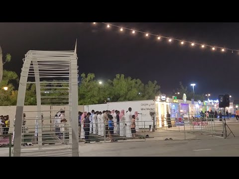 القارئ فواز سيد في حديقة الملك فهد بالمدينة المنورة Reader Fawaz Syed In King Fahd Park In Madinah