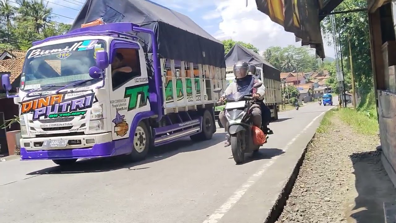 TRUCK TRONTON PANJANG TAK KUAT NANJAK DAN MACET PANJANG DIJALAN