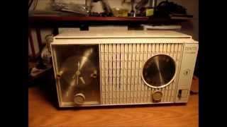 Zenith Z-374 AM/FM Tube Clock Radio (1969)