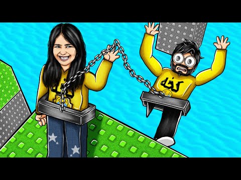 روبلوكس مربوطين بحبل وصرت دميه بيد لولو 