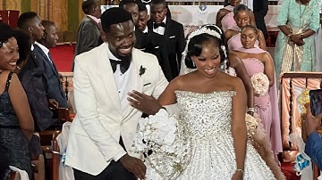 Laba Essanyu! Irene Ntale ne Vicent Kalibbala beraze omukwano ku Wedding day yabwe e Rubaga 