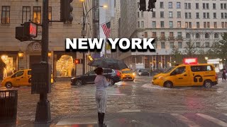 New York City Heavy Rain Walk 4K NYC Sever Thunderstorm in Manhattan Flash Flood NYC Rain Ambience