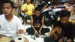 Aksi tukang kecrek  ini bikin sakit perut,  bintang kehidupan-kocak band
