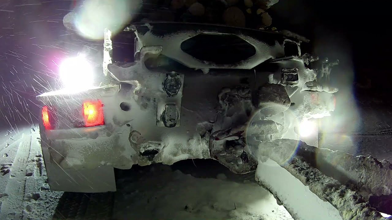 Nosturi pois perästä.Kesla 2115T. Crane off the truck.