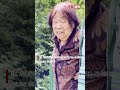 袁隆平夫人邓则赴墓园祭奠袁隆平 体力不支却拒绝搀扶
