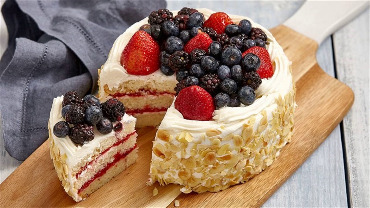Christmas Berry Chantilly Cake YouTube