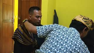 Tutorial Lengkap Memakai Busana Adat Sasak Lombok Tutorial Lengkap Memakai Busana Adat Sasak Lombok