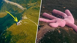 So erging es einem riesigen ausgestopften rosa Kaninchen, das seit Jahren auf einem Berg liegt