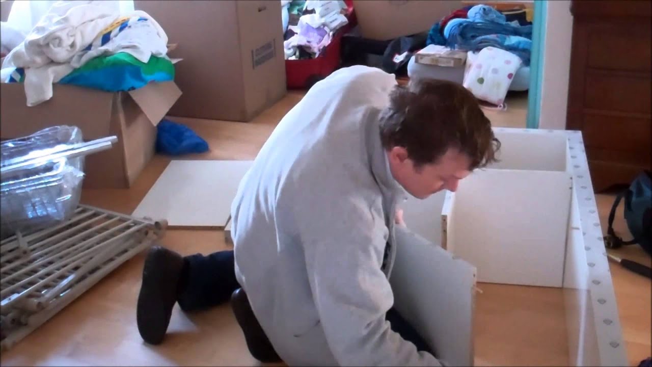 IKEA Expedit Zusammenbau in unter drei Minuten